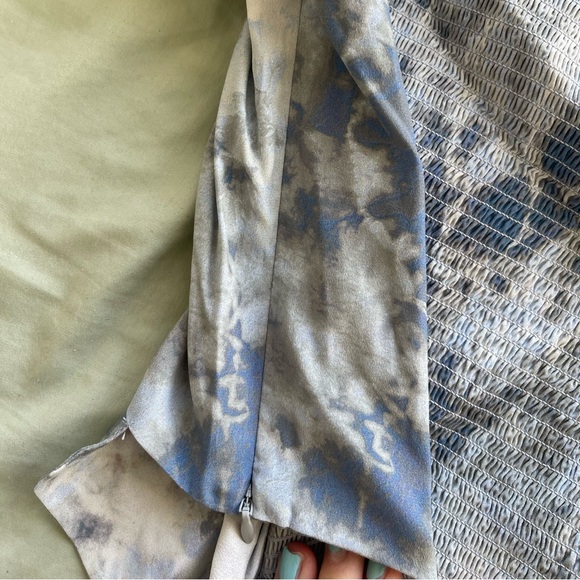 The Westside Women’s Off The Shoulder Tie Dye Top Gray Blue Size S Silk Fabric - Picture 5 of 5